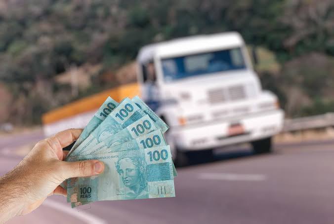 Auxílio Emergencial de R$ 600 e “Bolsa-caminhoneiro” começam a ser pagos
