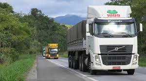 Demanda geral por transporte rodoviário de cargas recuou 38,27%